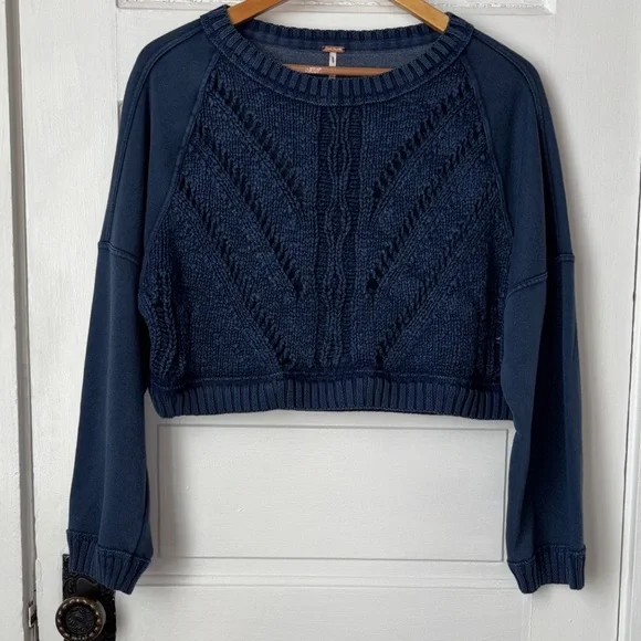 FREE PEOPLE SWEETNESS CROPPED SWEATSHIRT - Picture 2 of 10